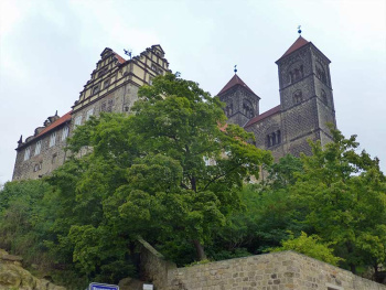 Schlossberg mit Damenstift