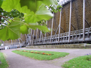 Heute können in Bad Dürrenberg vier Typen von Gradierwerken (hier eine Sennfsche Konstruktion) bestaunt werden.